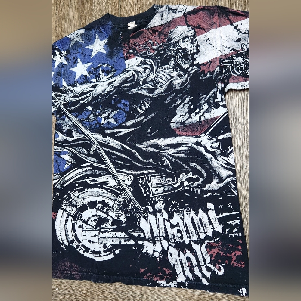 Vintage Y2K Miami Ink T-Shirt Size Small Motorcycle Biker Tattoos Unisex ๐ - Picture 6 of 6